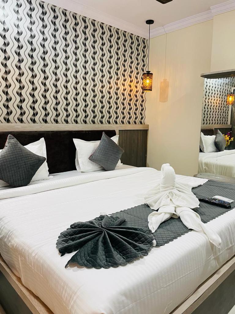 Hotel Blue Petals Shamshabad Exteriér fotografie